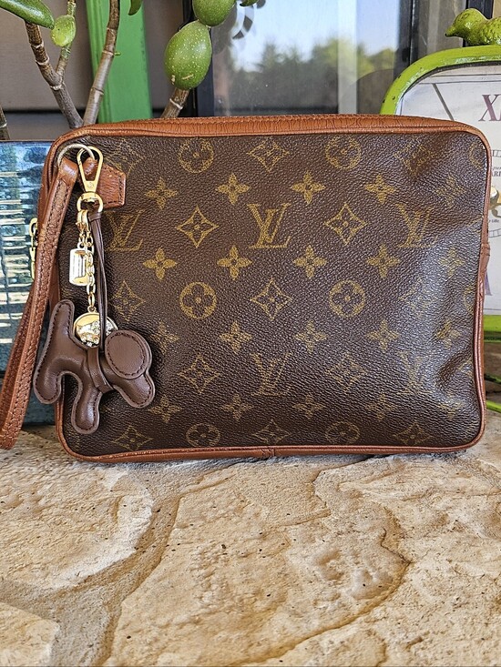 Louis Vuitton Handbags - Louis Vuitton Vintage Pochette Sport Clutch